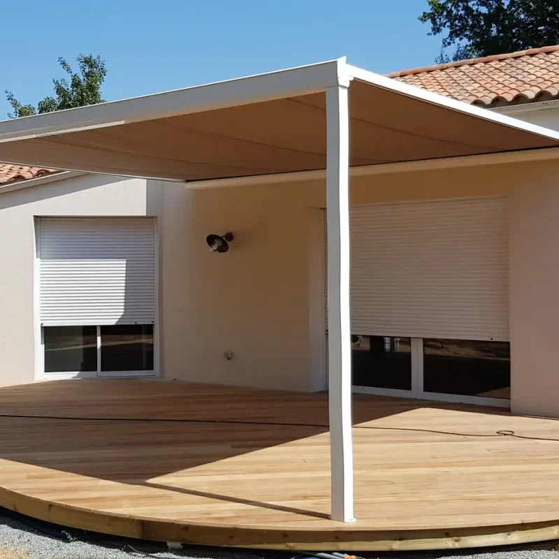 Pose de pergolas à Chavagnes en Paillers par l'espace Menuiserie Lami