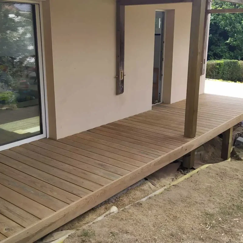 Pose de pergolas à Chavagnes en Paillers par l'espace Menuiserie Lami