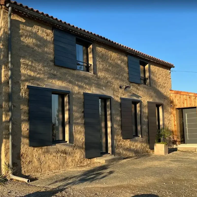 Pose de menuiseries à Chavagnes en Paillers par l'espace Menuiserie Lami