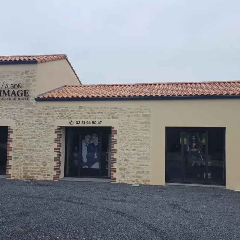 Pose de menuiseries à Chavagnes en Paillers par l'espace Menuiserie Lami