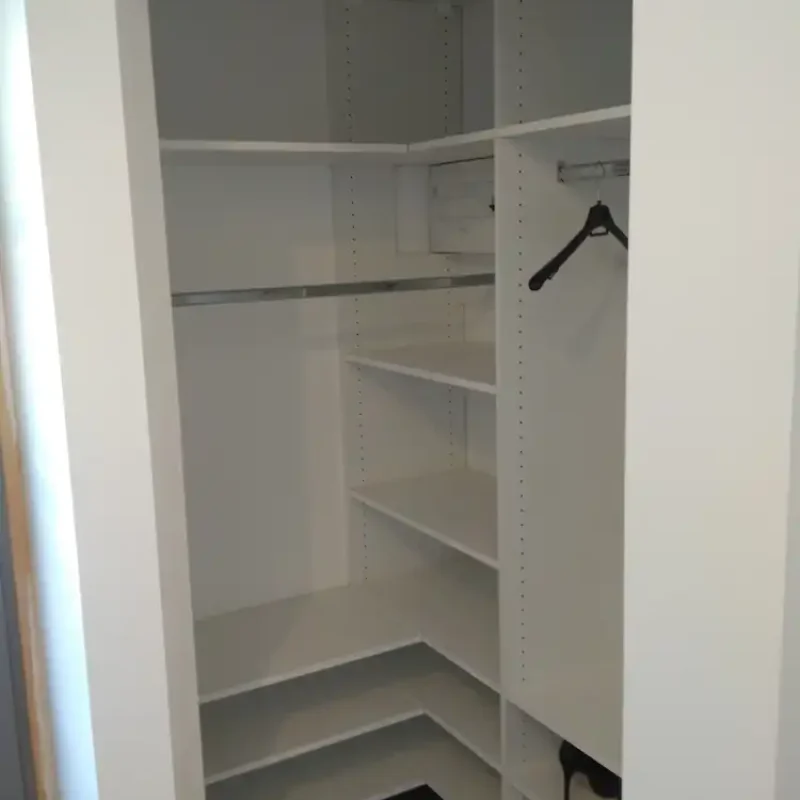 Création d'un meuble bureau sur mesure à Chavagnes en Paillers par l'espace Menuiserie Lami